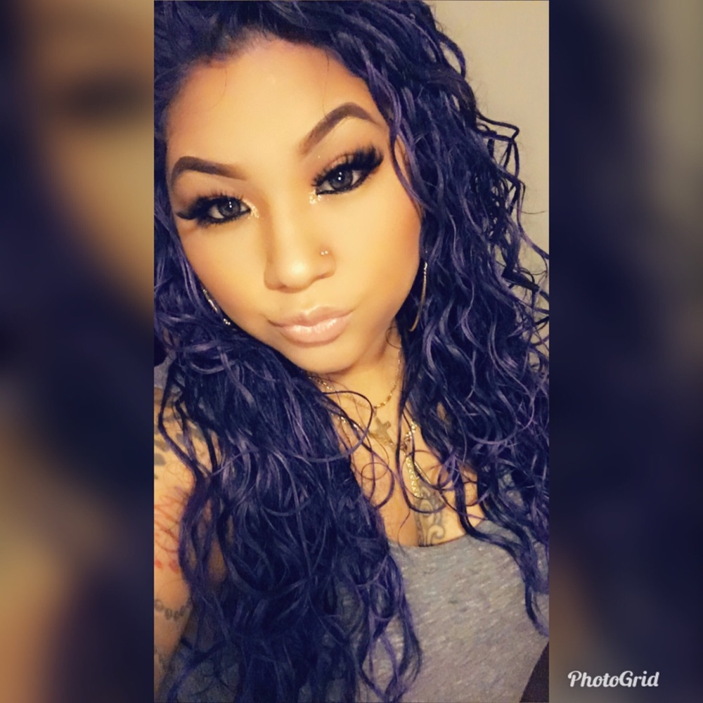 Meet your Posher, Anahi